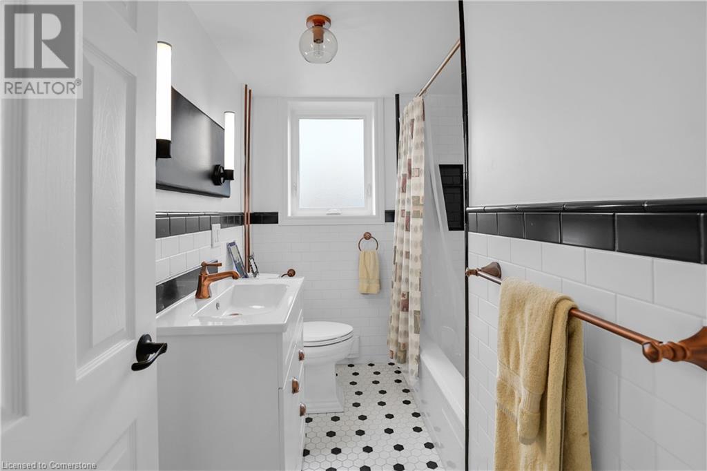 Photo 2 of 1347 Lakeshore Road Unit 37, Burlington ON