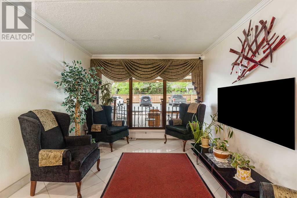 Single Family House for Sale in   Dalton Drive NW Dalhousie Calgary 
