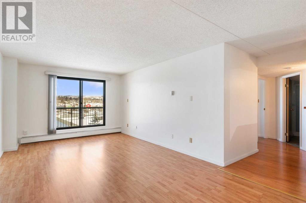 Single Family House for Sale in   Dalton Drive NW Dalhousie Calgary 