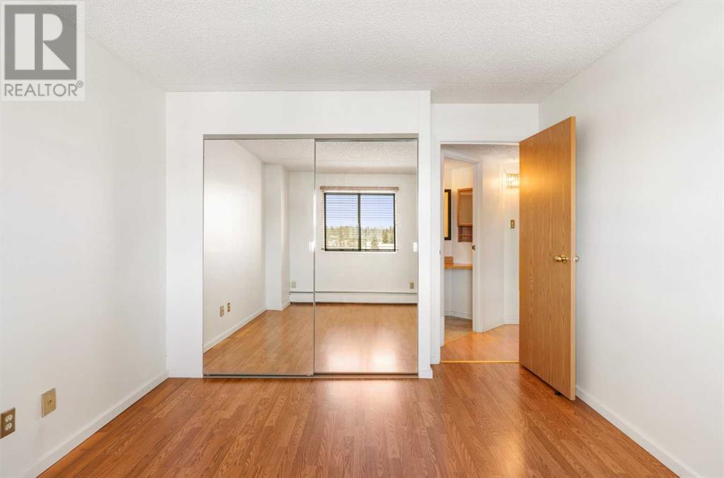 Single Family House for Sale in   Dalton Drive NW Dalhousie Calgary 