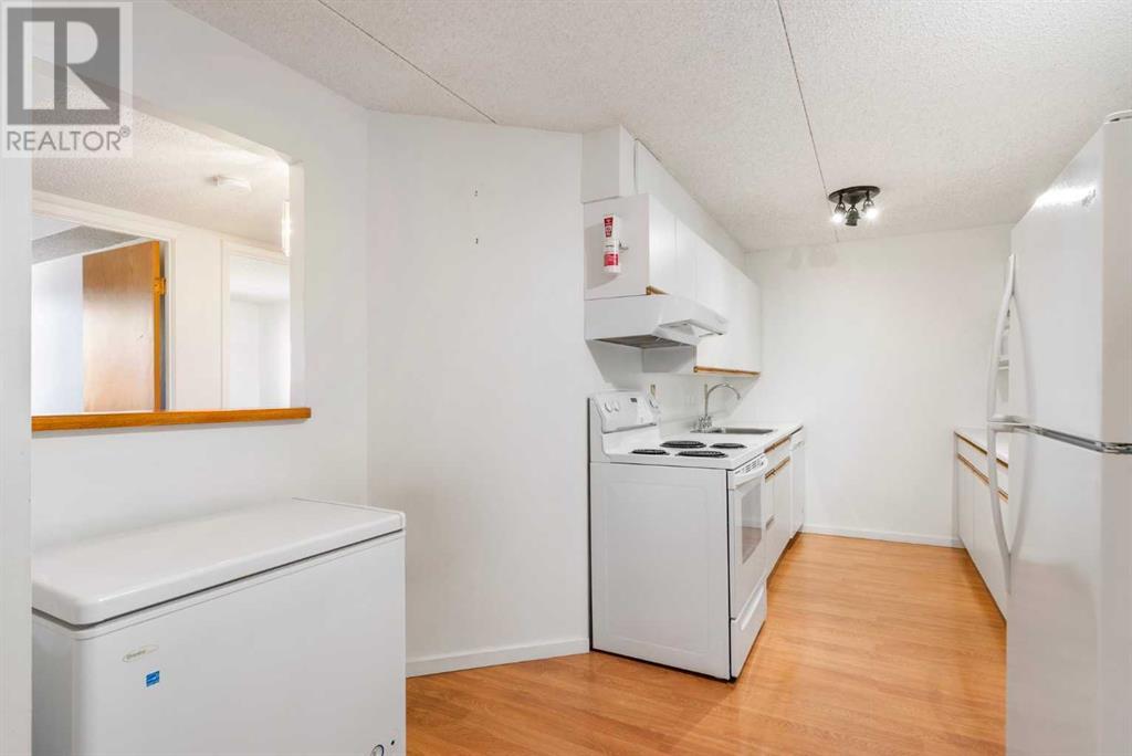 Single Family House for Sale in   Dalton Drive NW Dalhousie Calgary 