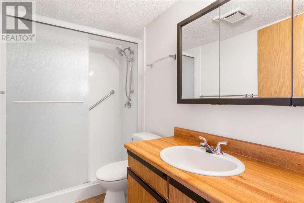 Single Family House for Sale in   Dalton Drive NW Dalhousie Calgary 