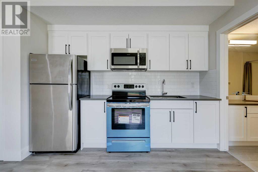 Single Family House for Sale in   Avenue NW Montgomery Calgary 