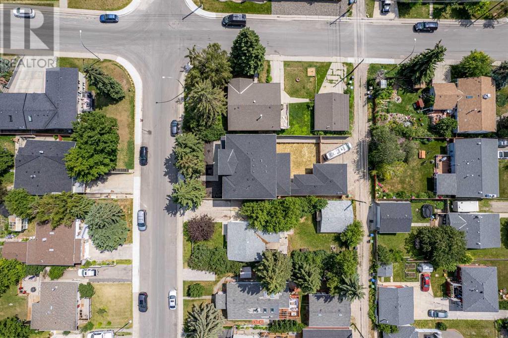 Single Family House for Sale in   Avenue NW Montgomery Calgary 