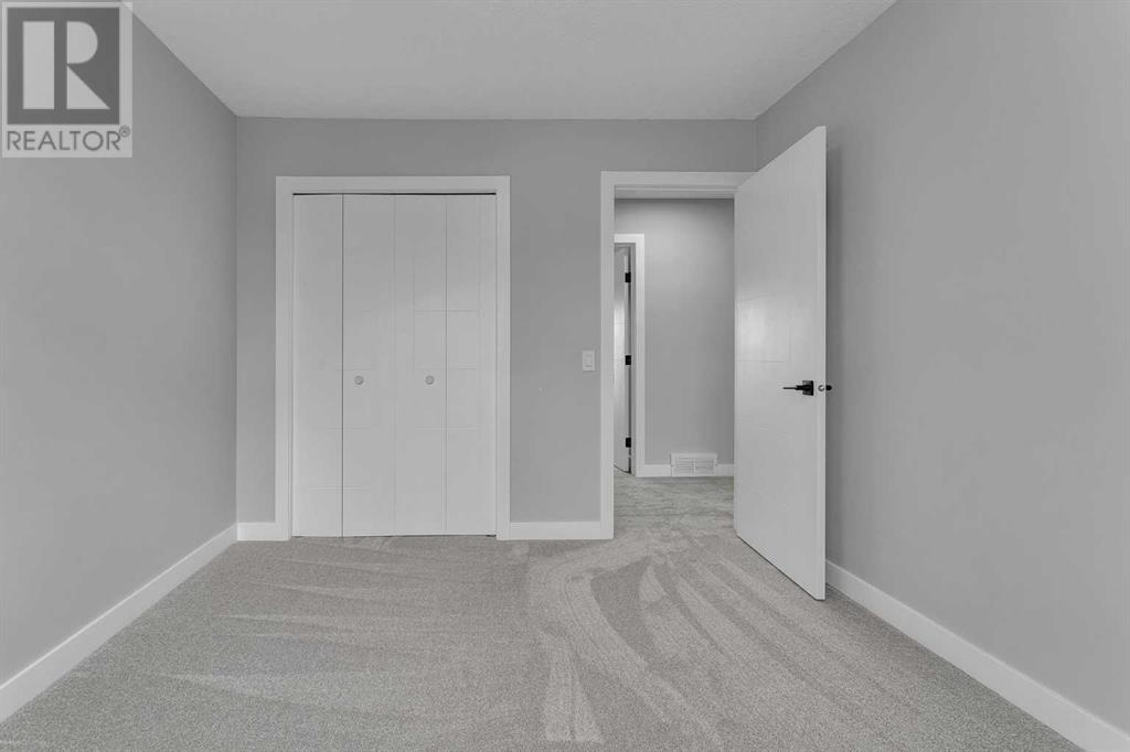 Single Family House for Sale in   Pensacola Crescent SE Penbrooke Meadows Calgary 