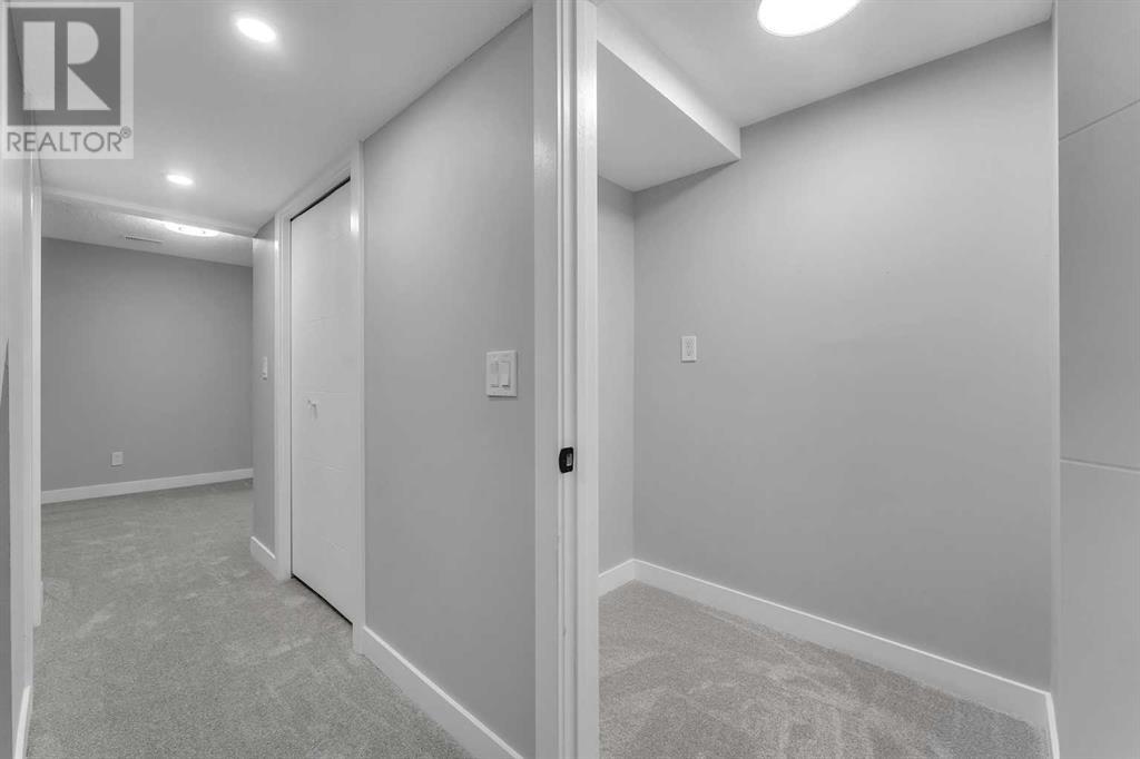 Single Family House for Sale in   Pensacola Crescent SE Penbrooke Meadows Calgary 