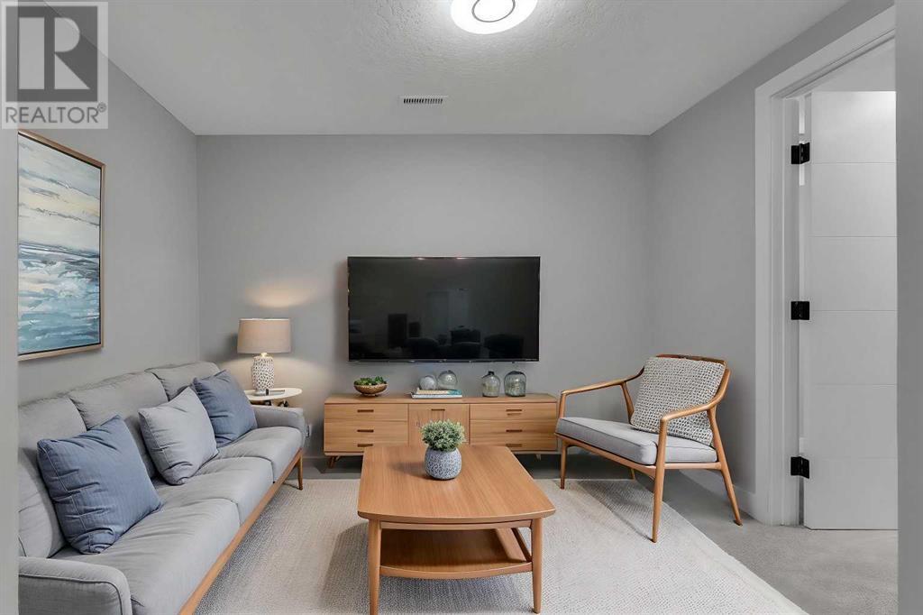 Single Family House for Sale in   Pensacola Crescent SE Penbrooke Meadows Calgary 