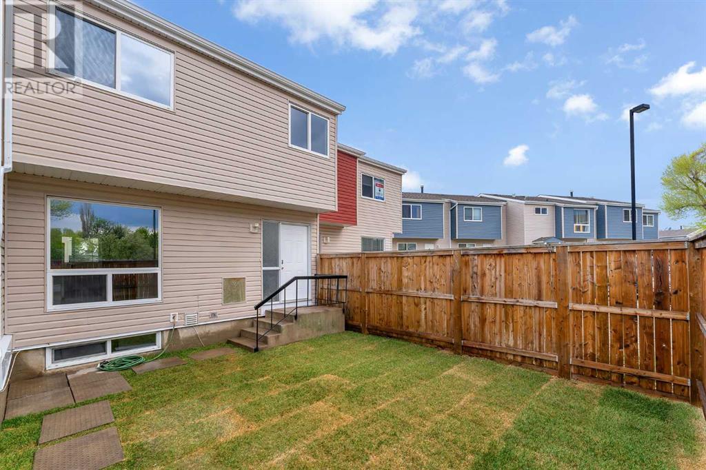 Single Family House for Sale in   Pensacola Crescent SE Penbrooke Meadows Calgary 