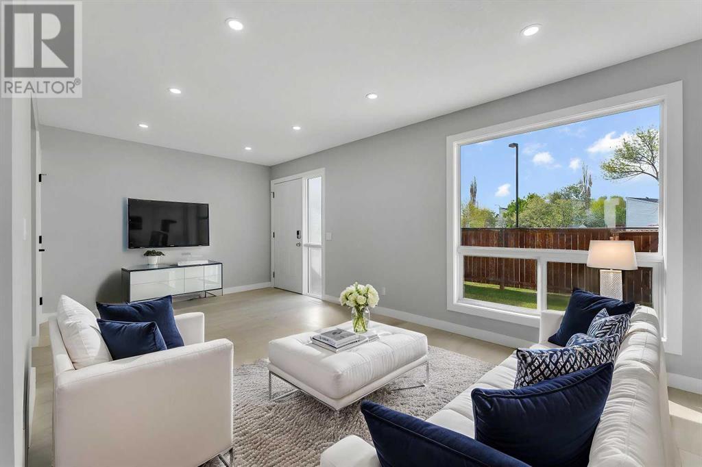 Single Family House for Sale in   Pensacola Crescent SE Penbrooke Meadows Calgary 