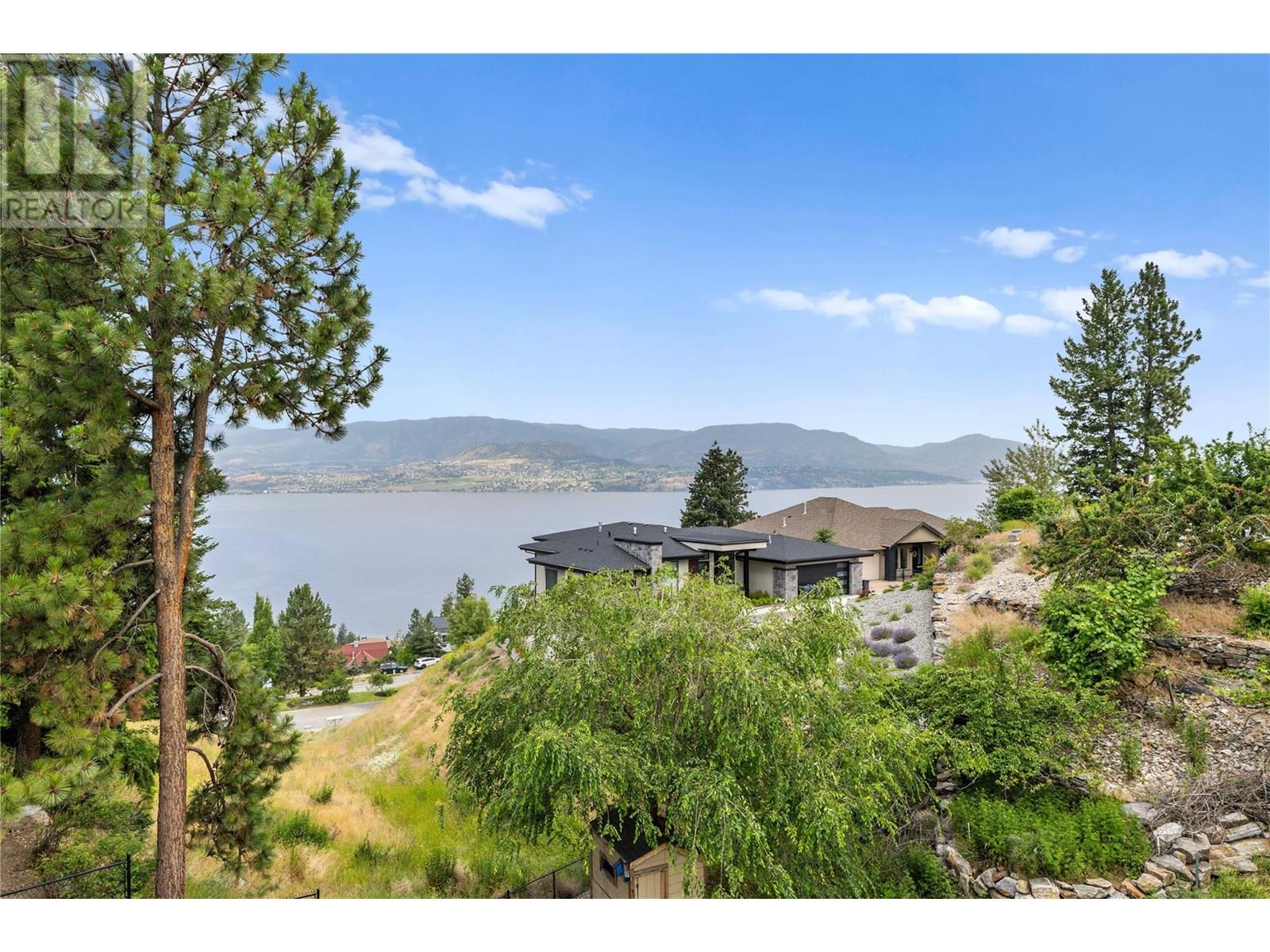  404 Quilchena Crescent, Kelowna