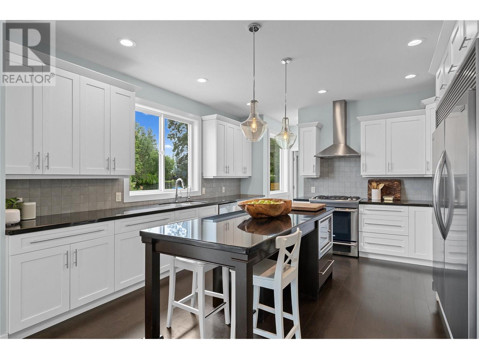  404 Quilchena Crescent, Kelowna