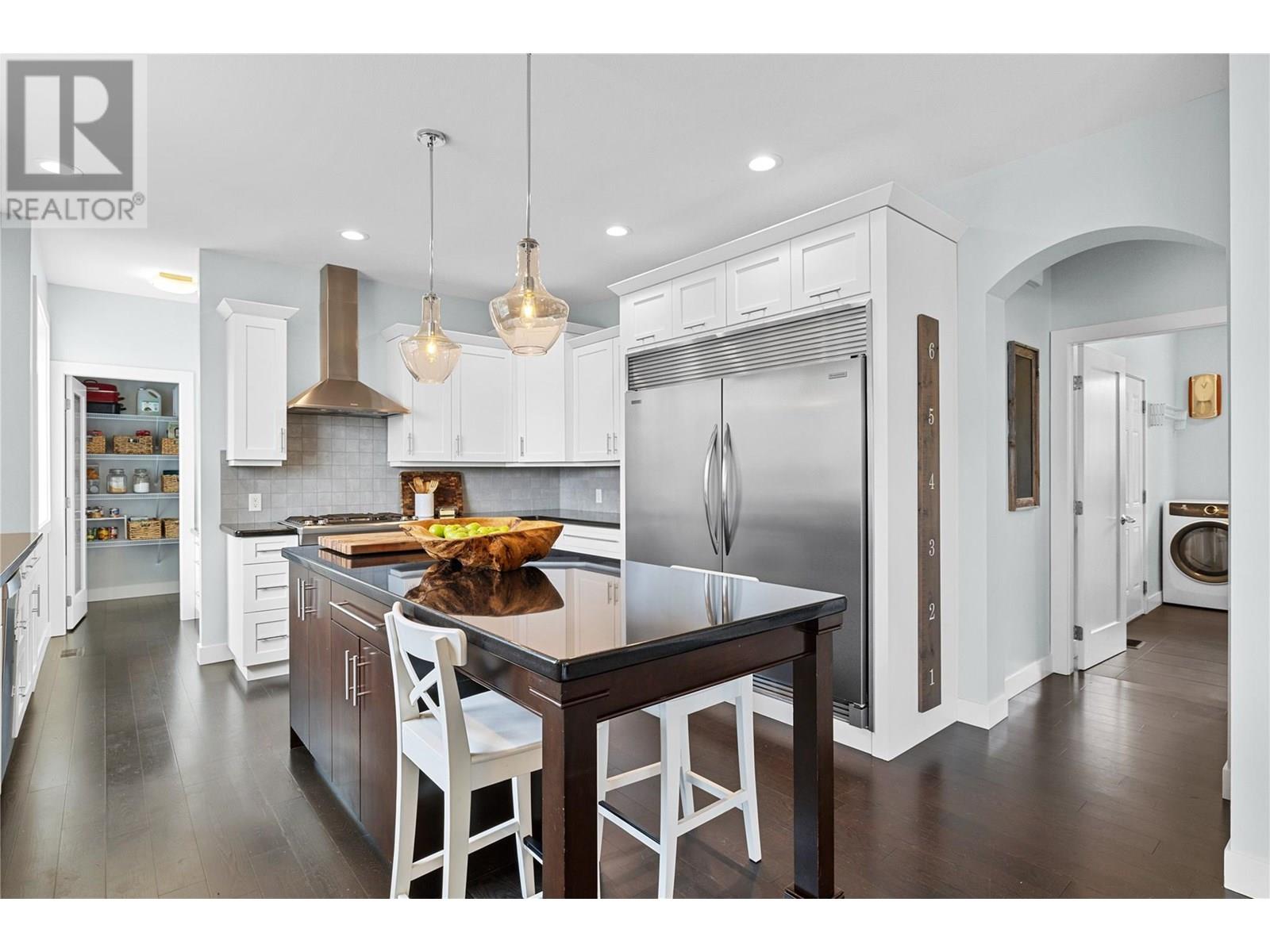  404 Quilchena Crescent, Kelowna