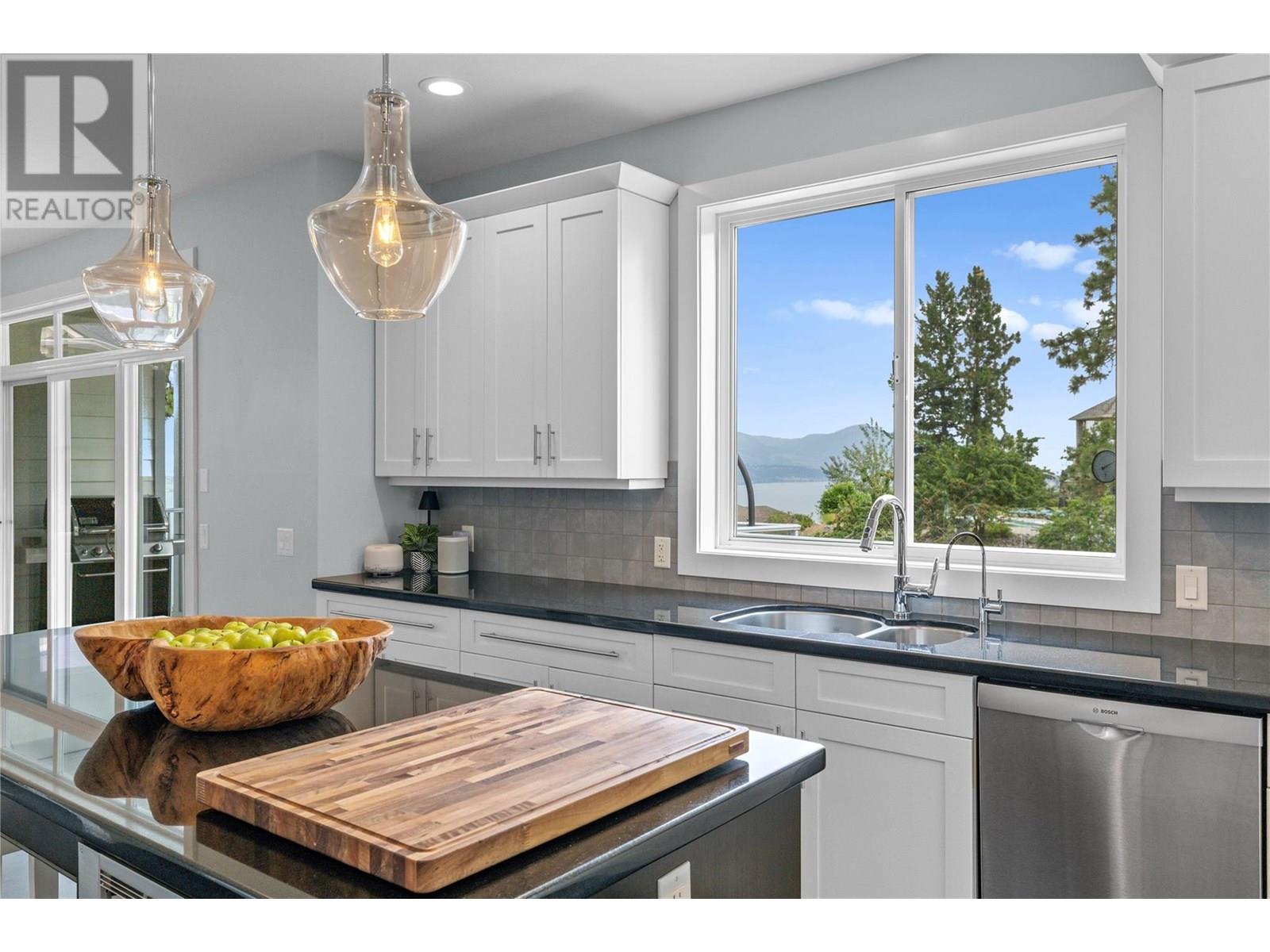  404 Quilchena Crescent, Kelowna