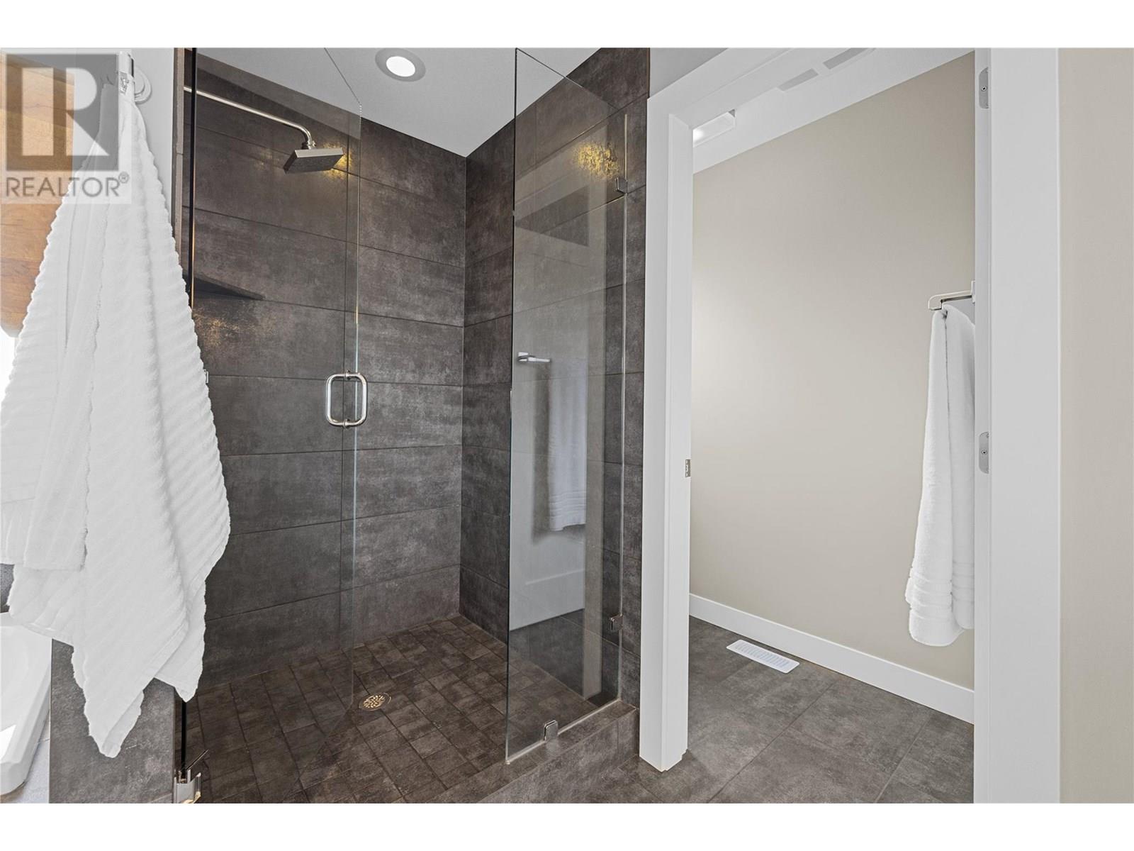  404 Quilchena Crescent, Kelowna