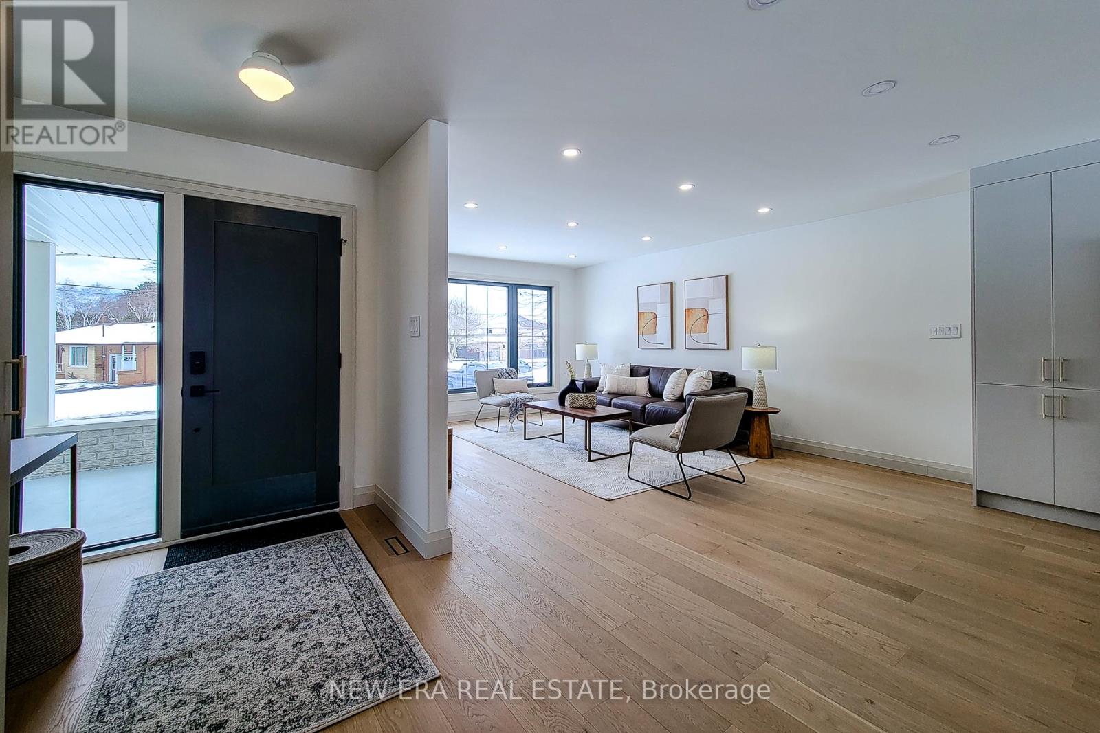 Photo 37 of 26 George Street, Grimsby ON
