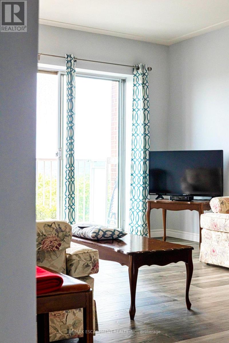 Photo 12 of 805 8 Woodman Drive S, Hamilton ON