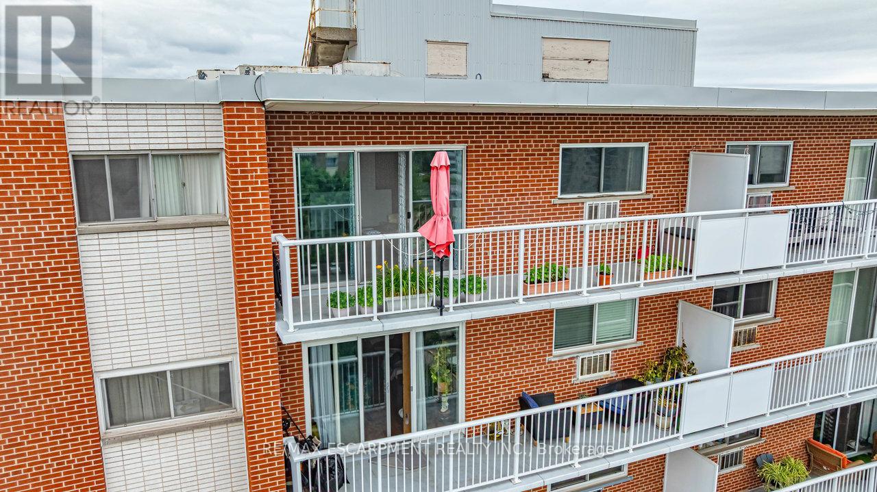 Photo 27 of 805 8 Woodman Drive S, Hamilton ON