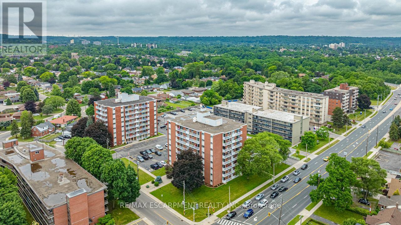 Photo 31 of 805 8 Woodman Drive S, Hamilton ON