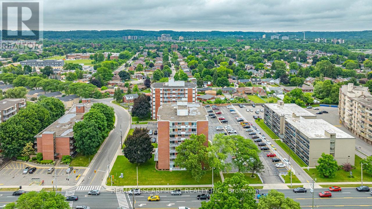 Photo 32 of 805 8 Woodman Drive S, Hamilton ON