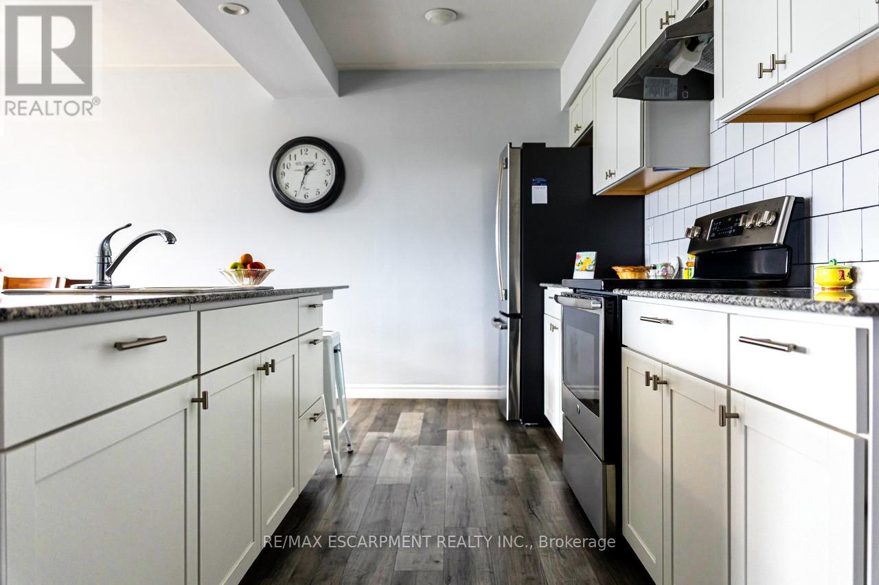 Photo 7 of 805 8 Woodman Drive S, Hamilton ON