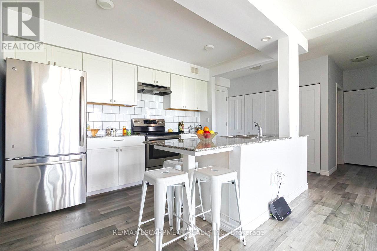 Photo 9 of 805 8 Woodman Drive S, Hamilton ON