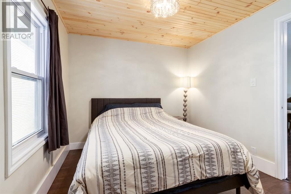 Single Family House for Sale in   Avenue SW Cliff Bungalow Calgary 
