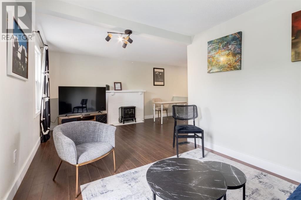 Single Family House for Sale in   Avenue SW Cliff Bungalow Calgary 