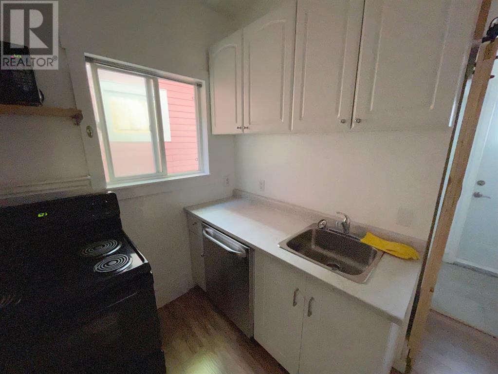 Single Family House for Sale in   Avenue SW Cliff Bungalow Calgary 