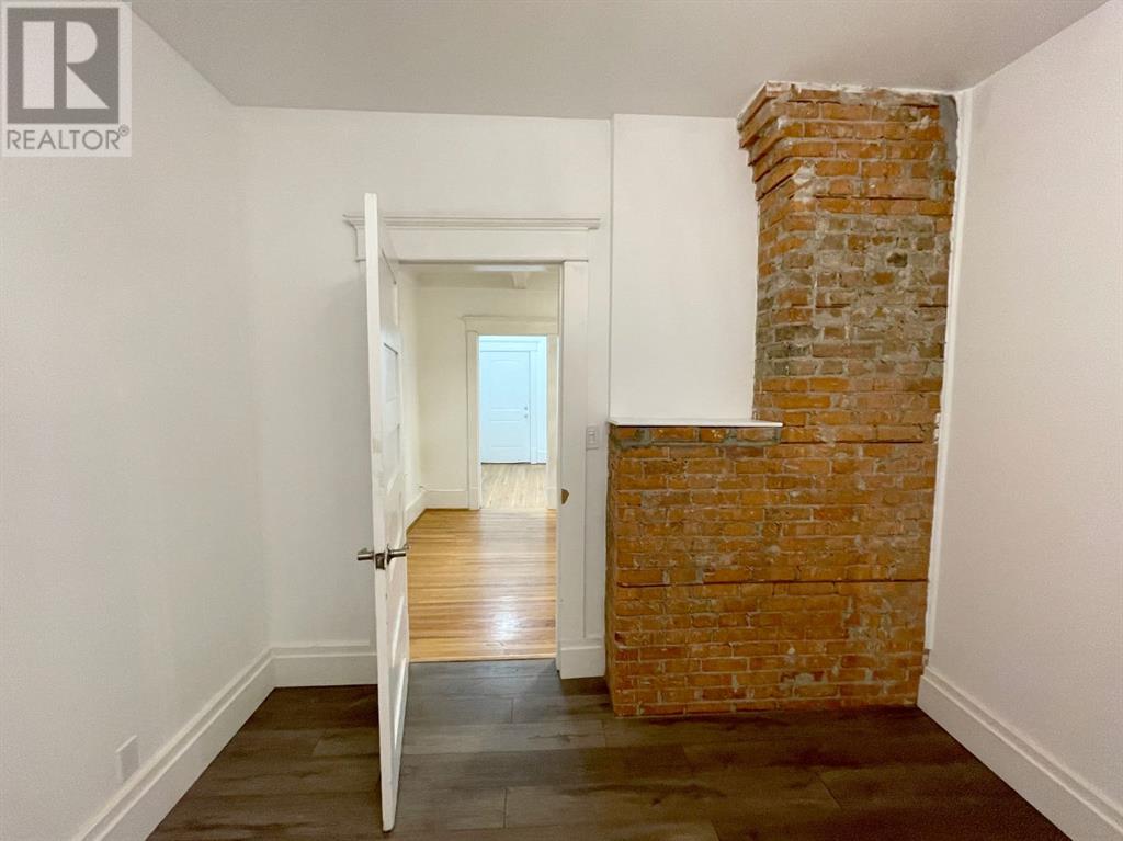 Single Family House for Sale in   Avenue SW Cliff Bungalow Calgary 