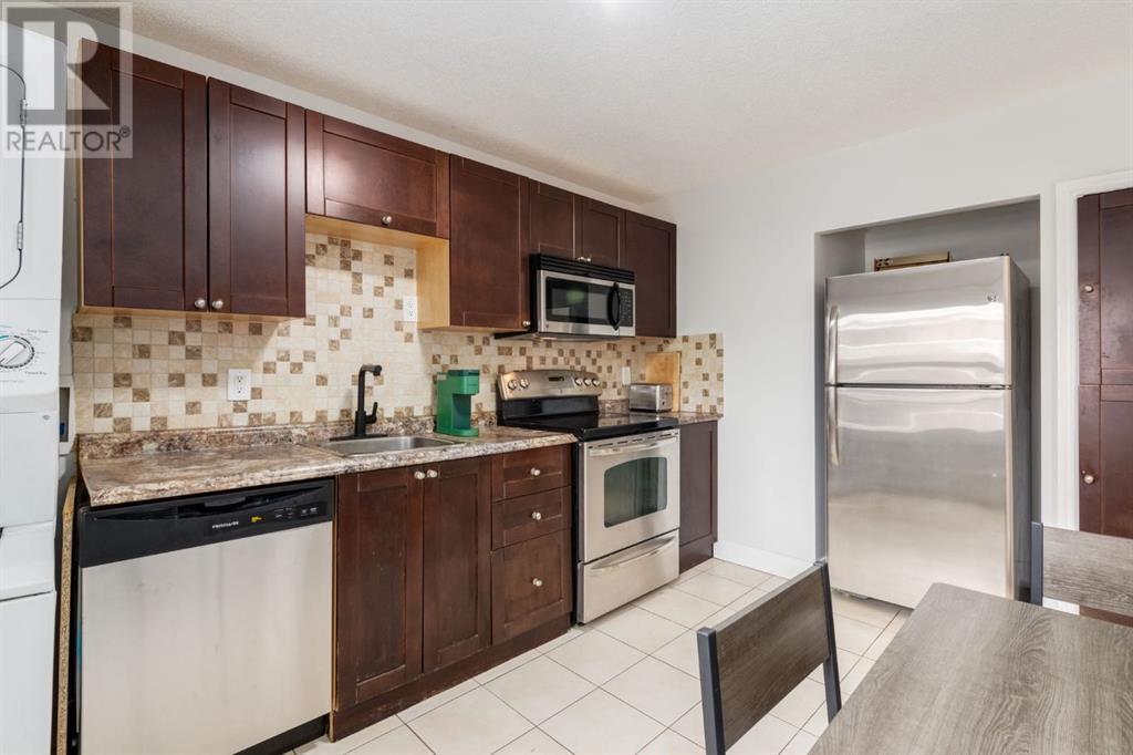 Single Family House for Sale in   Avenue SW Cliff Bungalow Calgary 