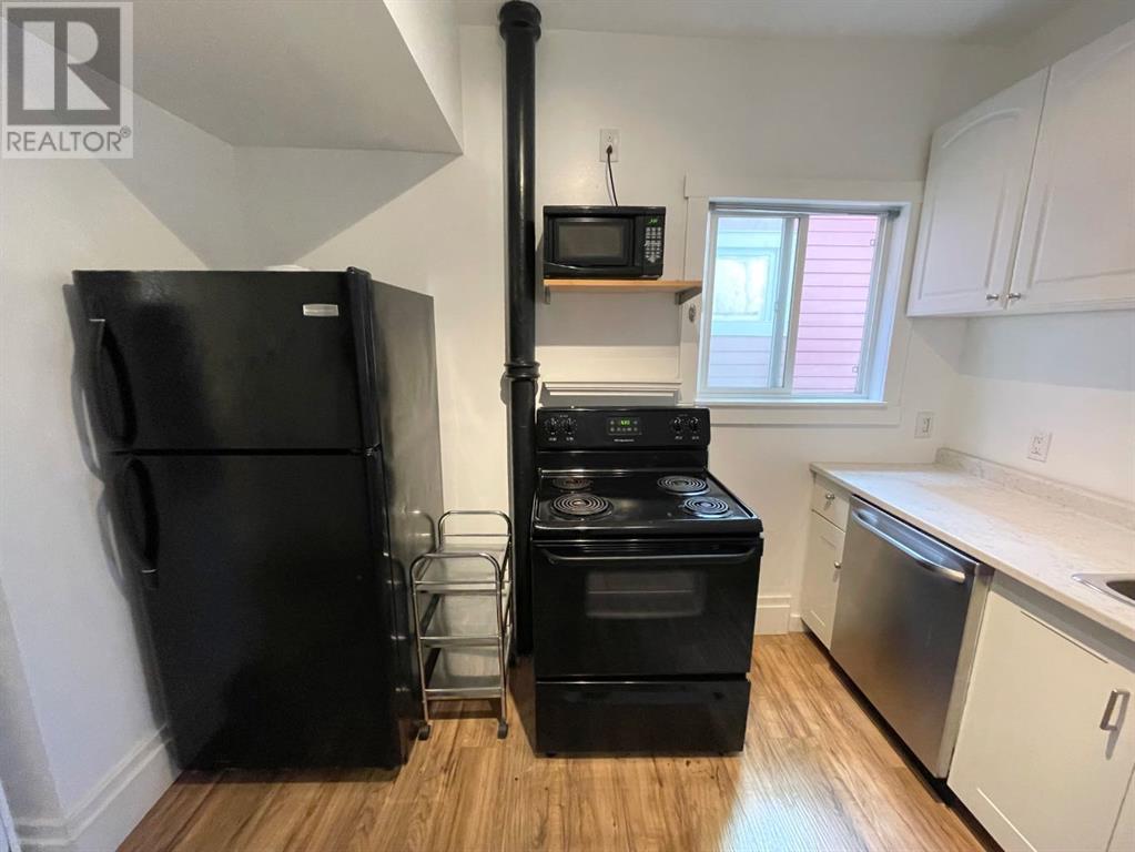 Single Family House for Sale in   Avenue SW Cliff Bungalow Calgary 