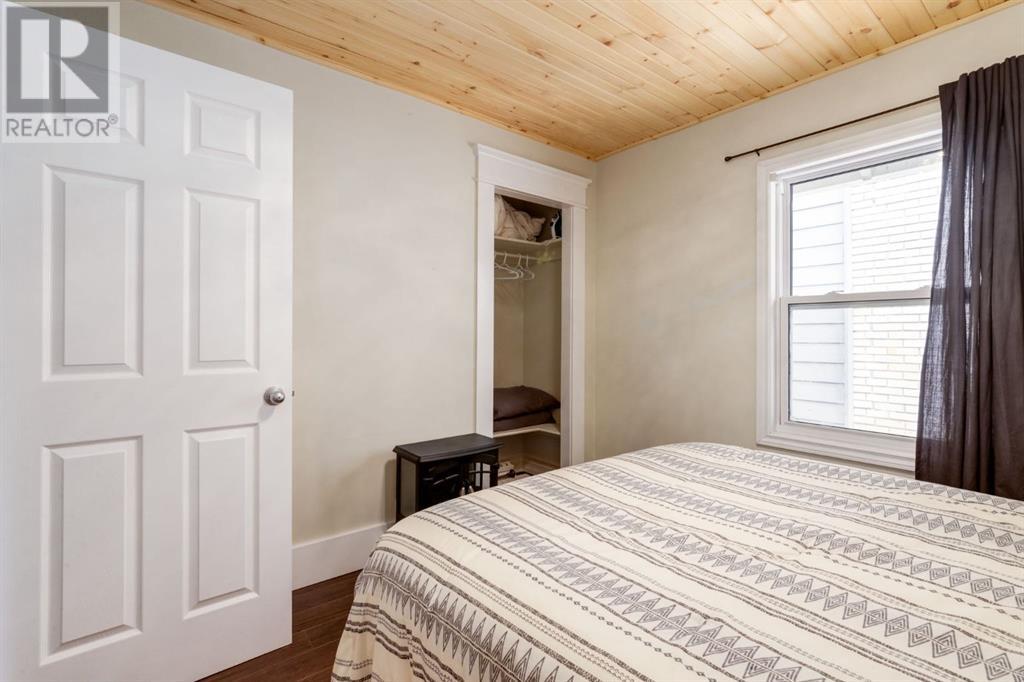 Single Family House for Sale in   Avenue SW Cliff Bungalow Calgary 