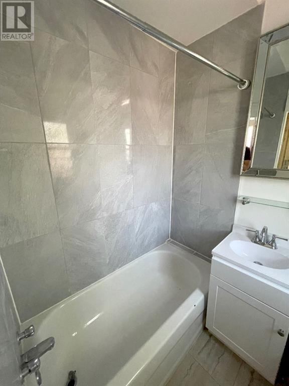 Single Family House for Sale in   Avenue SW Cliff Bungalow Calgary 