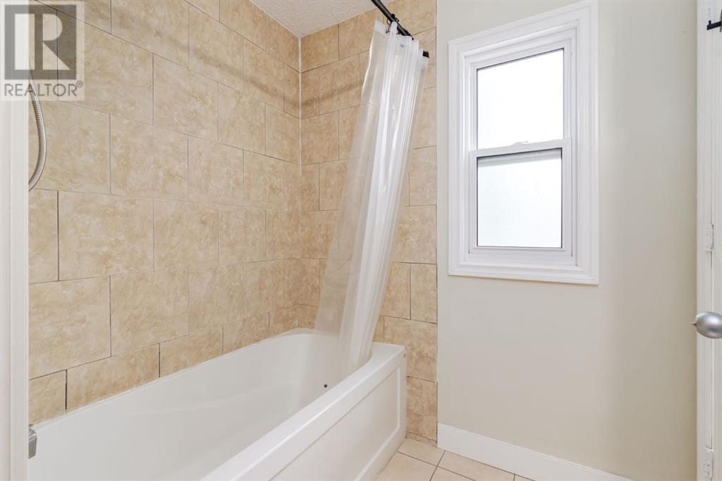 Single Family House for Sale in   Avenue SW Cliff Bungalow Calgary 
