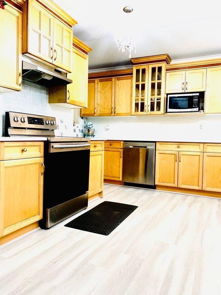Photo 6 of 12472 100 Avenue, Surrey BC
