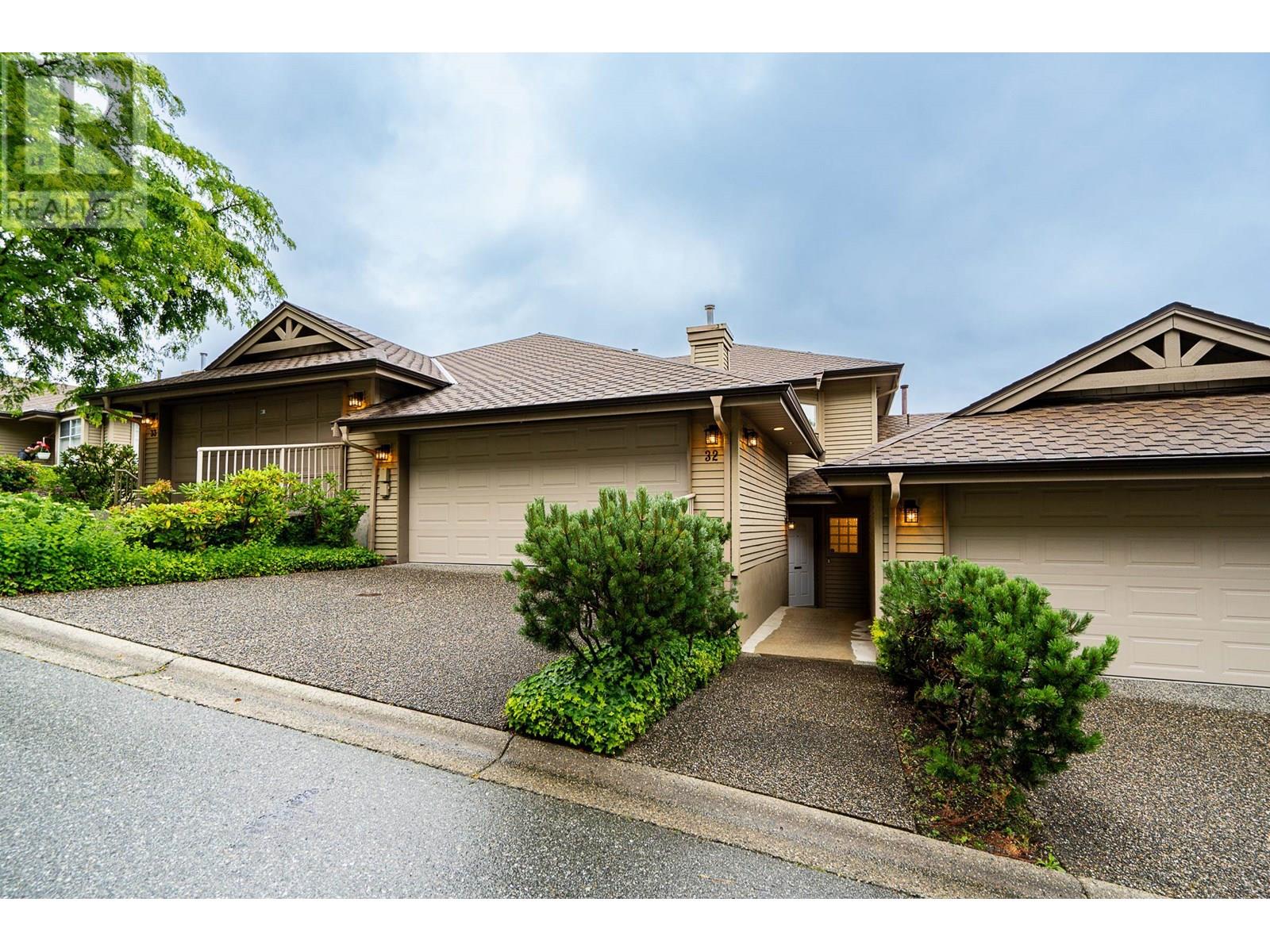 Photo 1 of 32 2979 Panorama Drive, Coquitlam BC