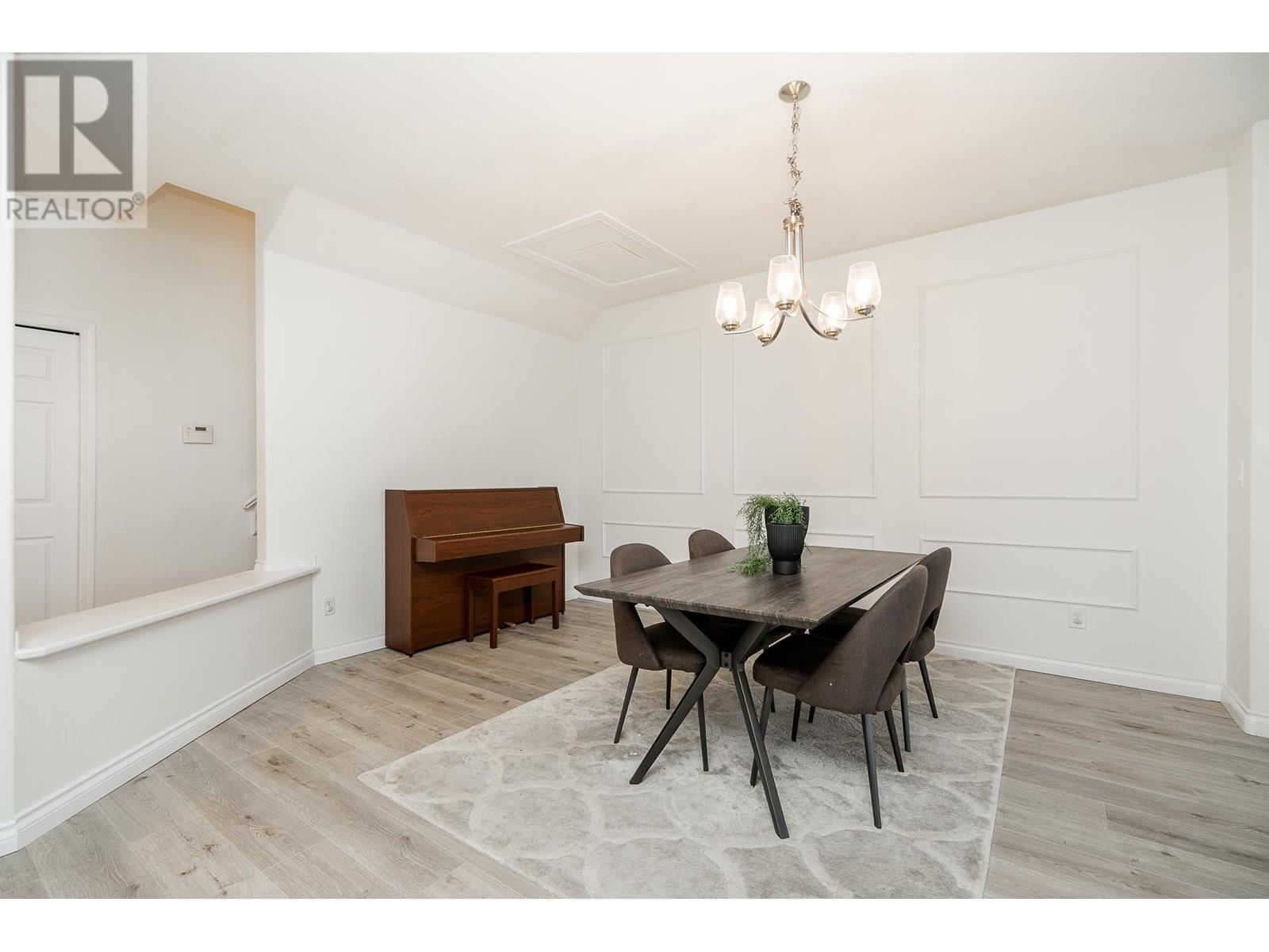 Photo 3 of 32 2979 Panorama Drive, Coquitlam BC