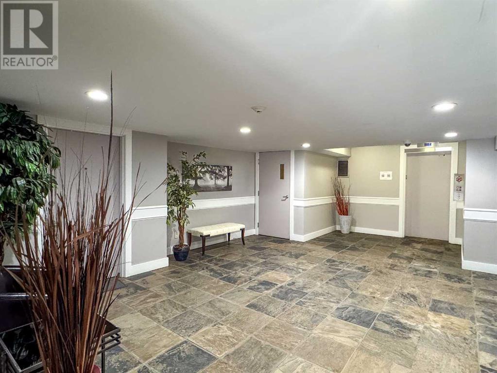 Single Family House for Sale in    Avenue NE Crescent Heights Calgary 