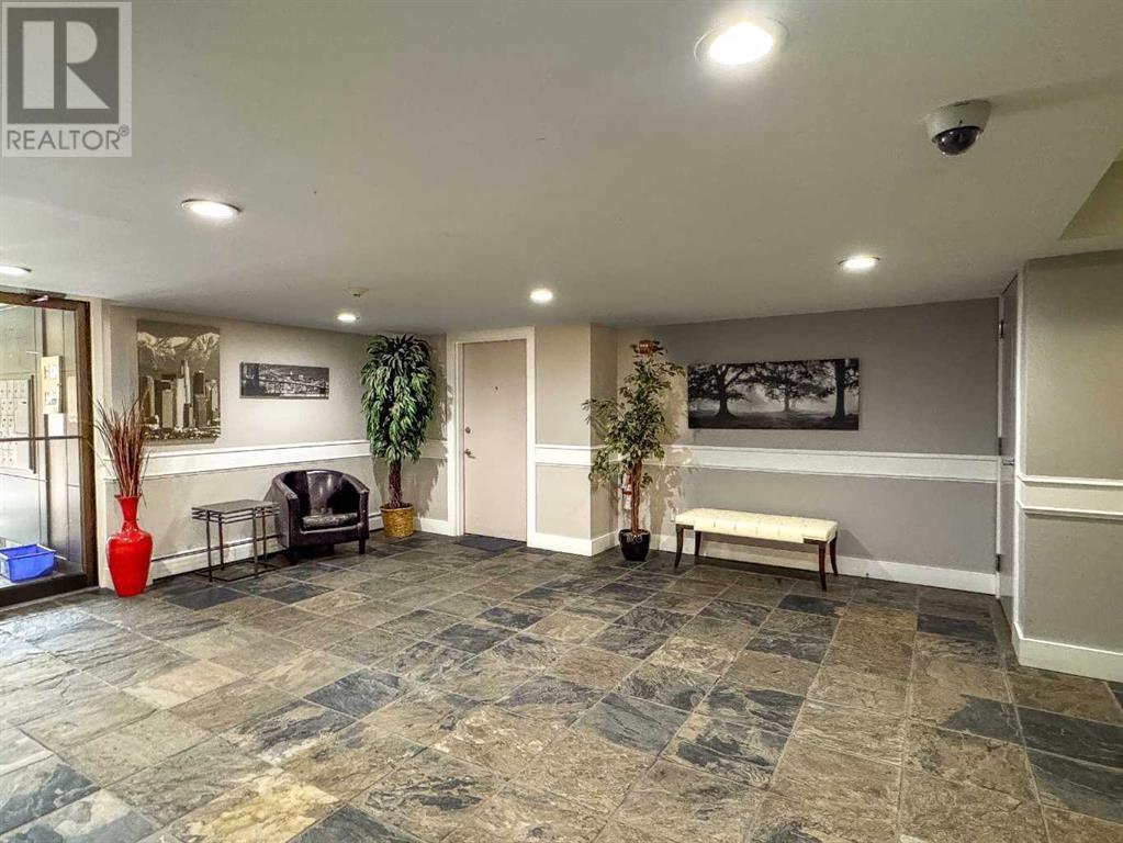 Single Family House for Sale in    Avenue NE Crescent Heights Calgary 