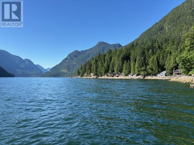 24 E OF CROKER ISLAND, North Vancouver
