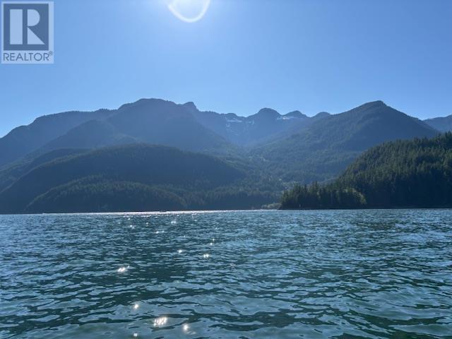 24 E OF CROKER ISLAND, North Vancouver