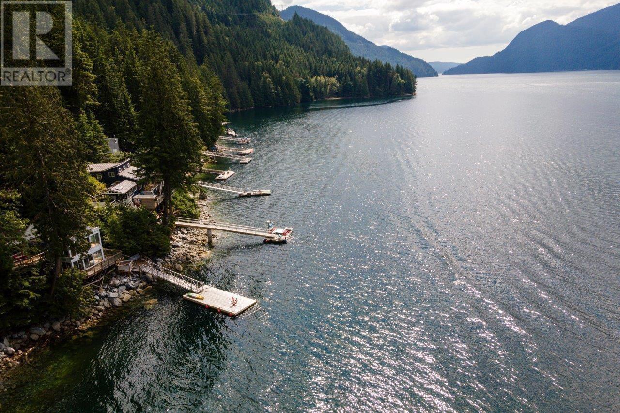 24 E OF CROKER ISLAND, North Vancouver