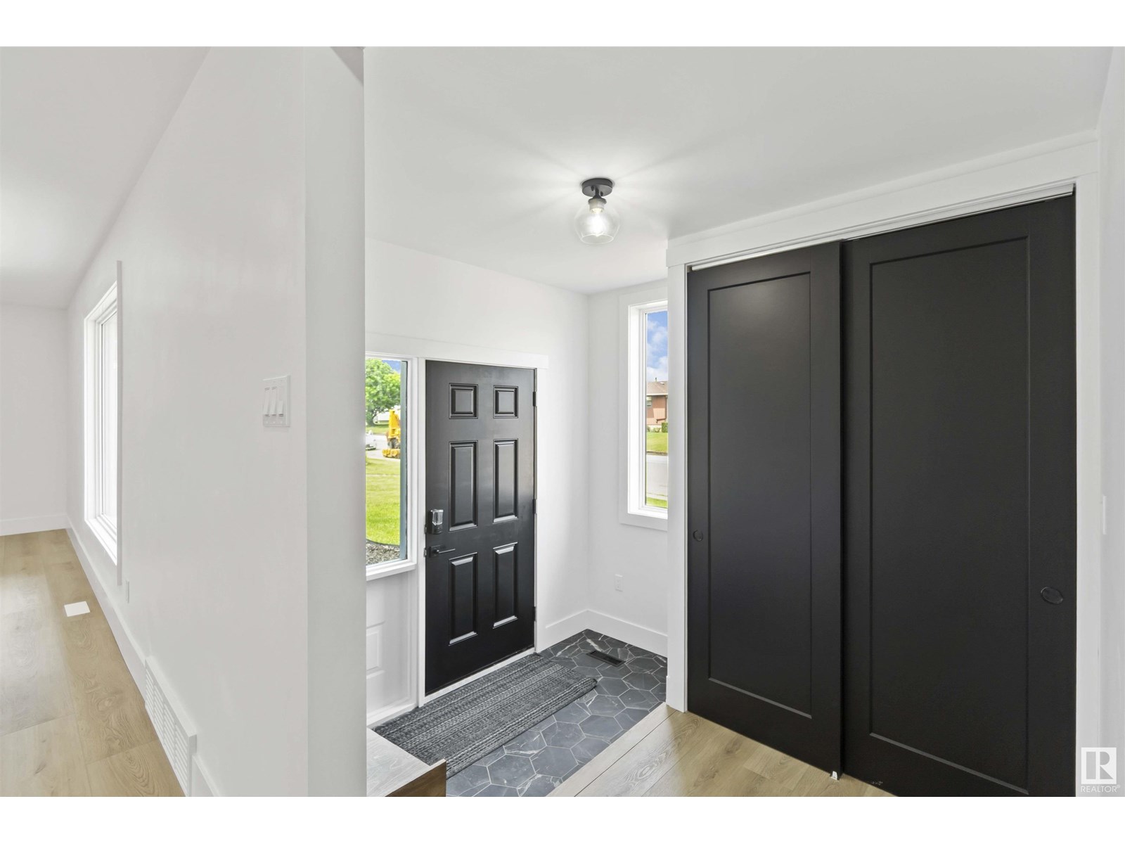 Photo 8 of 6719 95 Av Nw, Edmonton AB