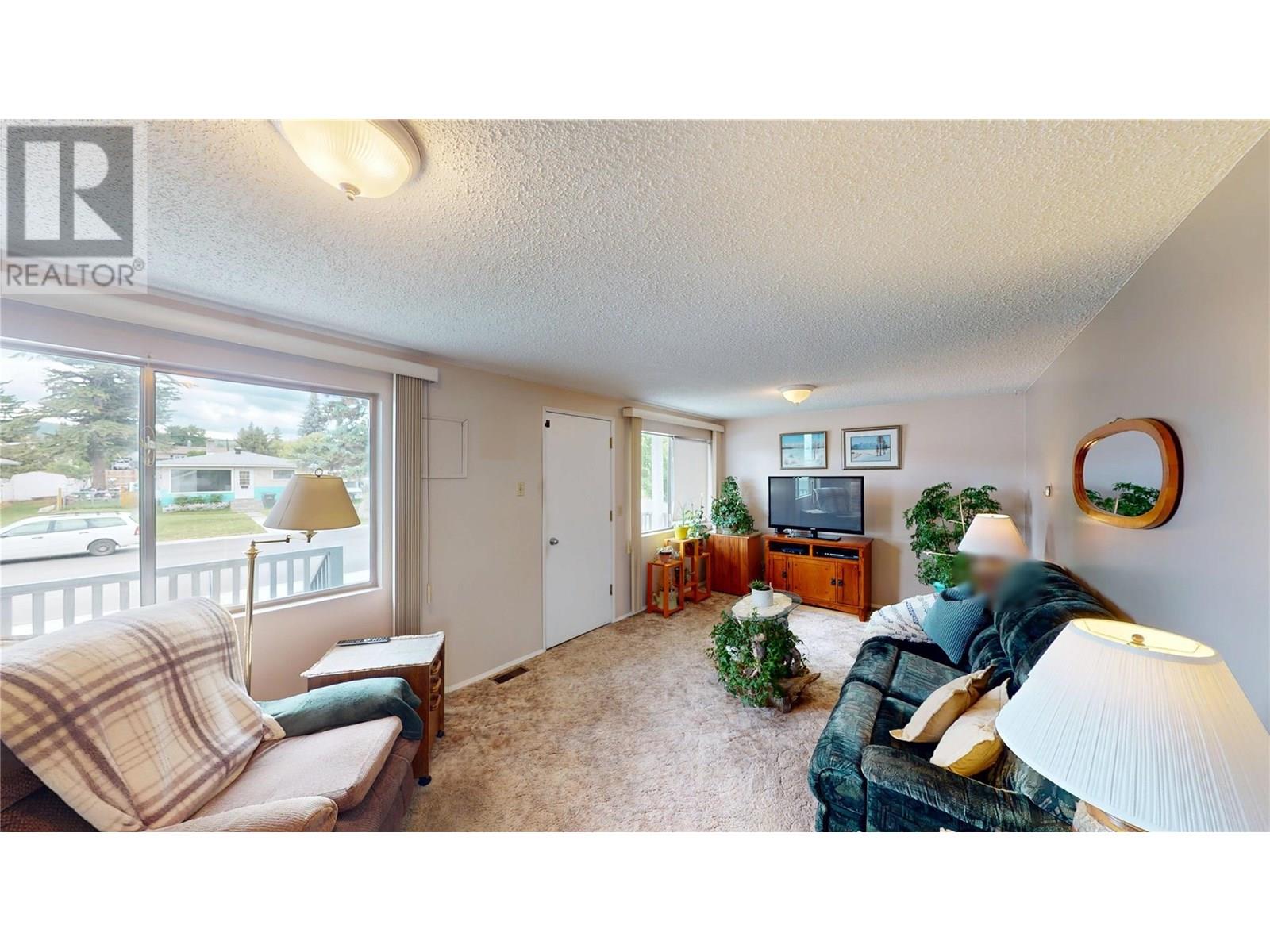 306 6th Street S, Cranbrook