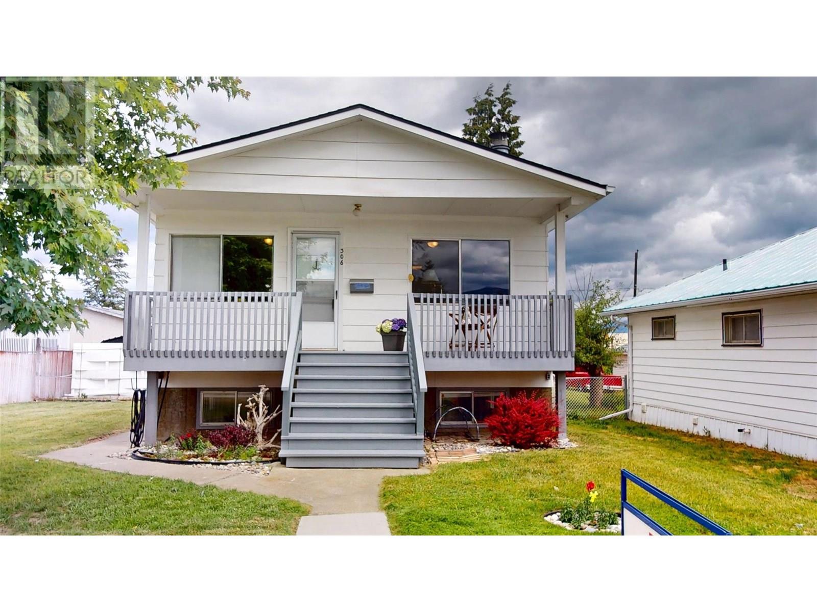 306 6th Street S, Cranbrook