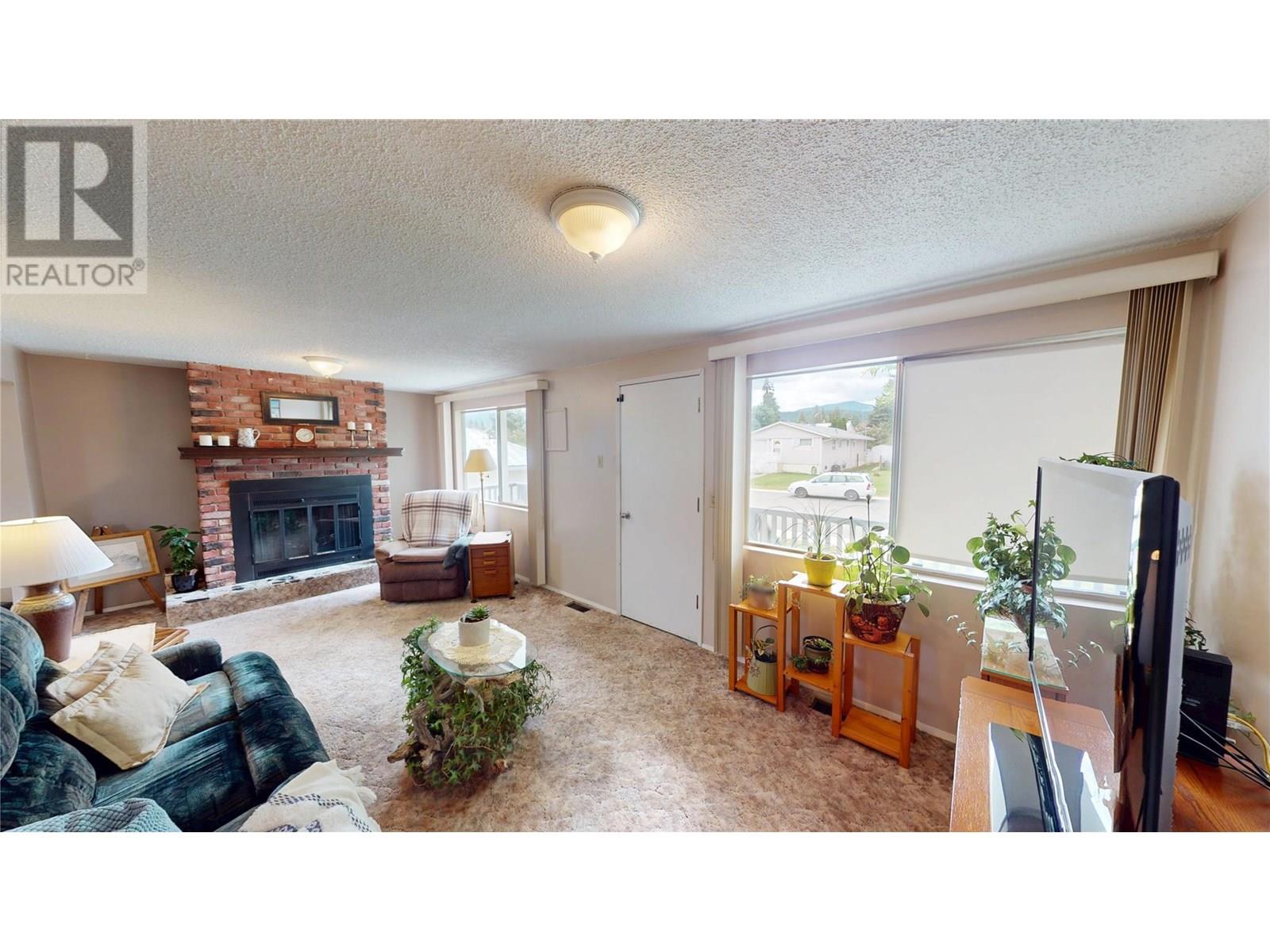 306 6th Street S, Cranbrook