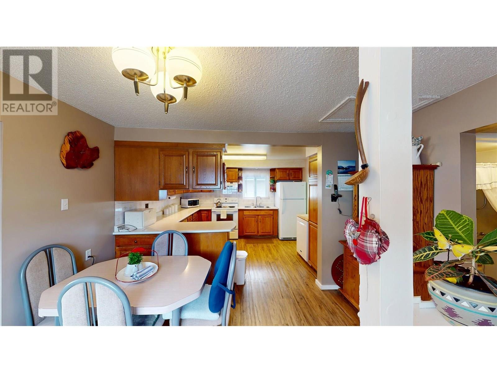 306 6th Street S, Cranbrook