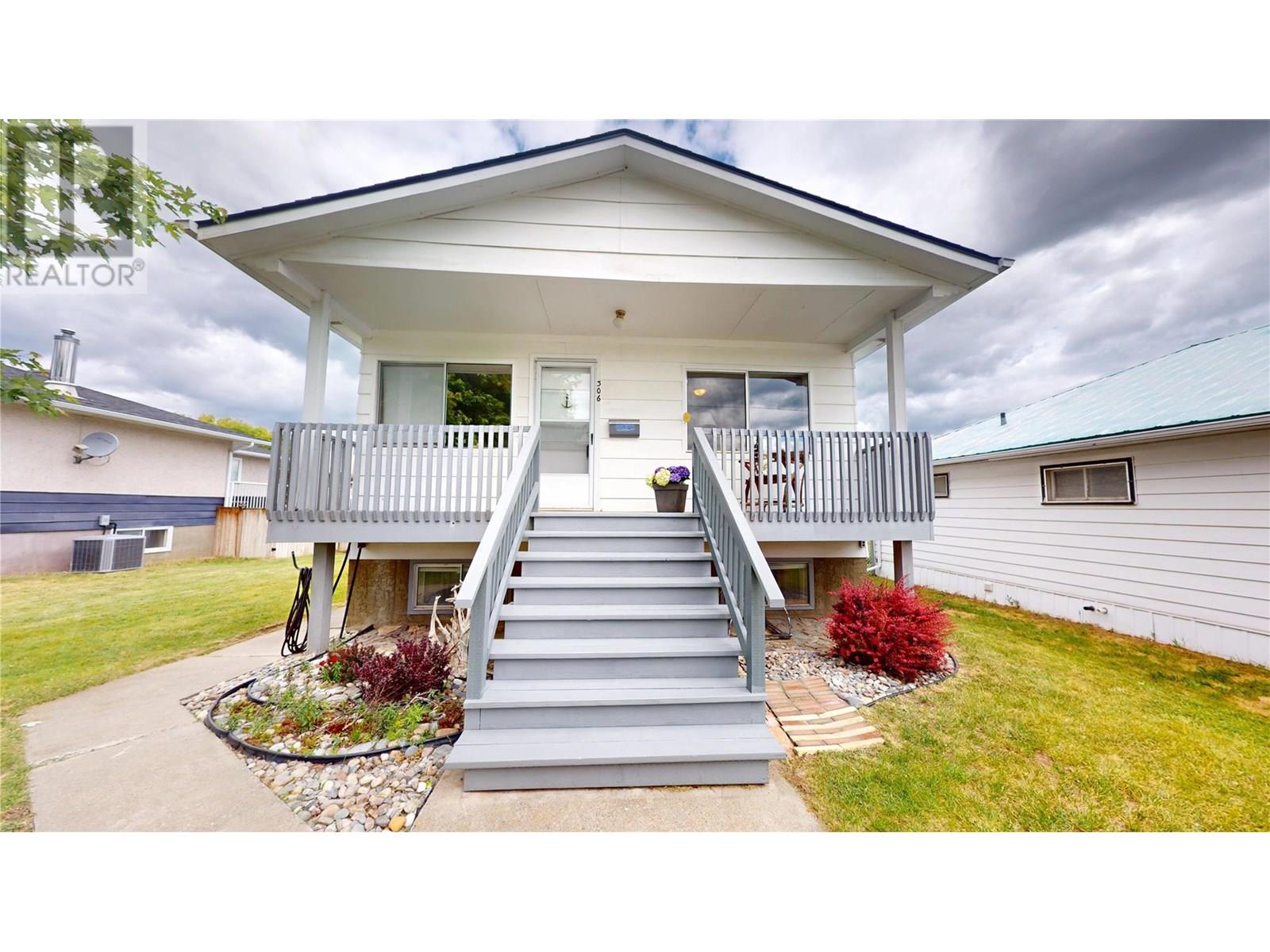 306 6th Street S, Cranbrook