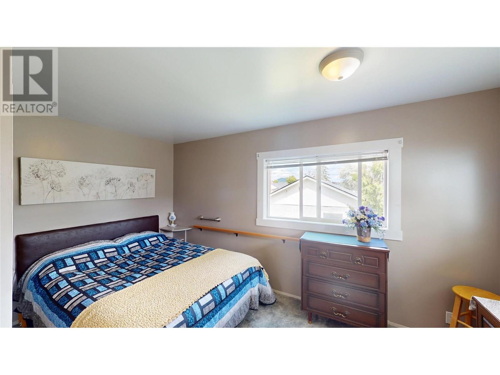 306 6th Street S, Cranbrook
