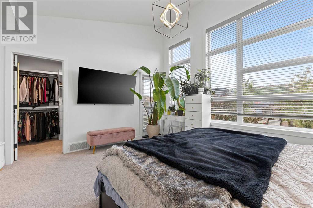 Single Family House for Sale in    Avenue NW Montgomery Calgary 